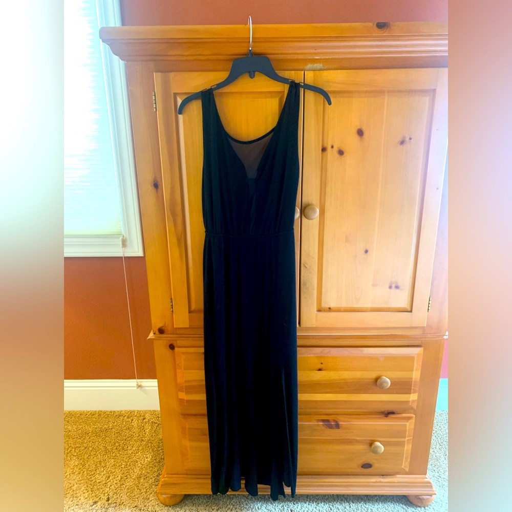 Material Girl Black Sleeveless Scoop Neck Gown